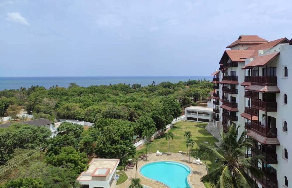 4 Bedroom Apartments with Family Lounge + DSQ