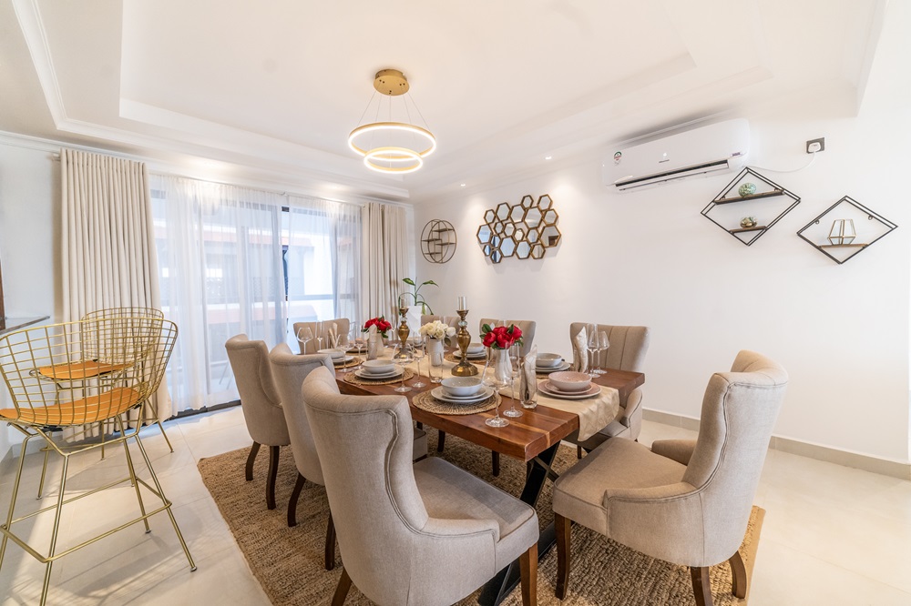 4 Bedroom Apartments with Family Lounge + DSQ photo 3